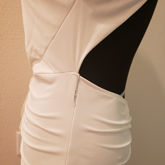 HMS- Off White Ruched Low back Dress - Picture 3 of 4